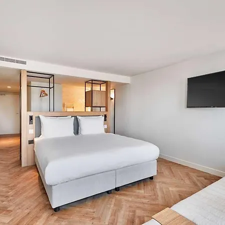 H4 Paris Pleyel * Saint-Denis (Seine-Saint-Denis)