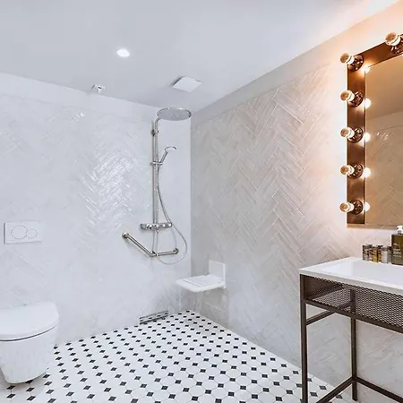 H4 Paris Pleyel * Saint-Denis (Seine-Saint-Denis)