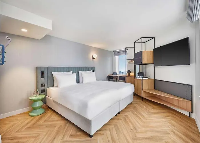 H4 Paris Pleyel Saint-Denis (Seine-Saint-Denis)