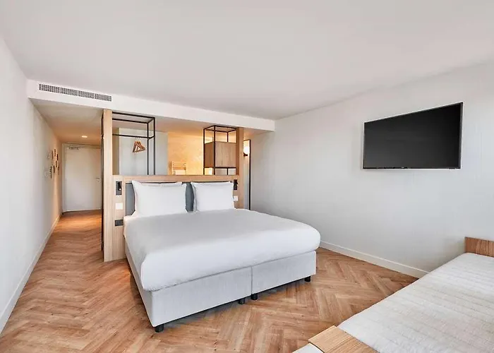 H4 Paris Pleyel * Saint-Denis (Seine-Saint-Denis)