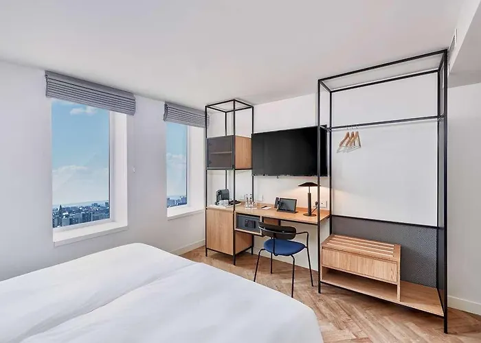 H4 Paris Pleyel Hotel *